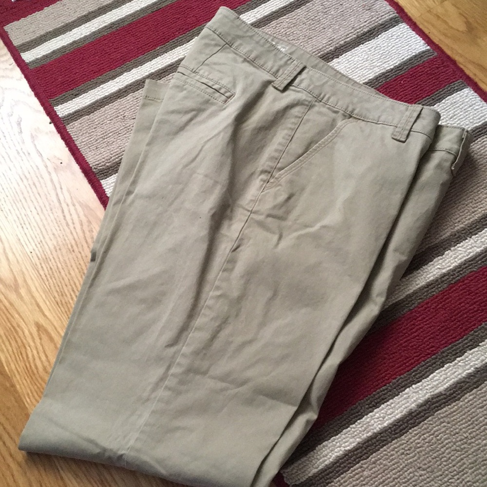 Khaki pants. Reposh very nice looks brand new